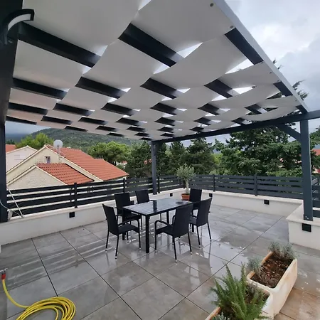 Apartment Pharos