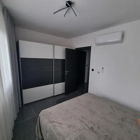 Pharos Apartment *