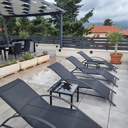Apartment Pharos