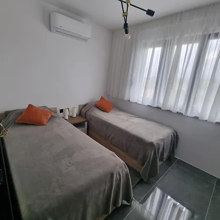 Apartment Pharos *